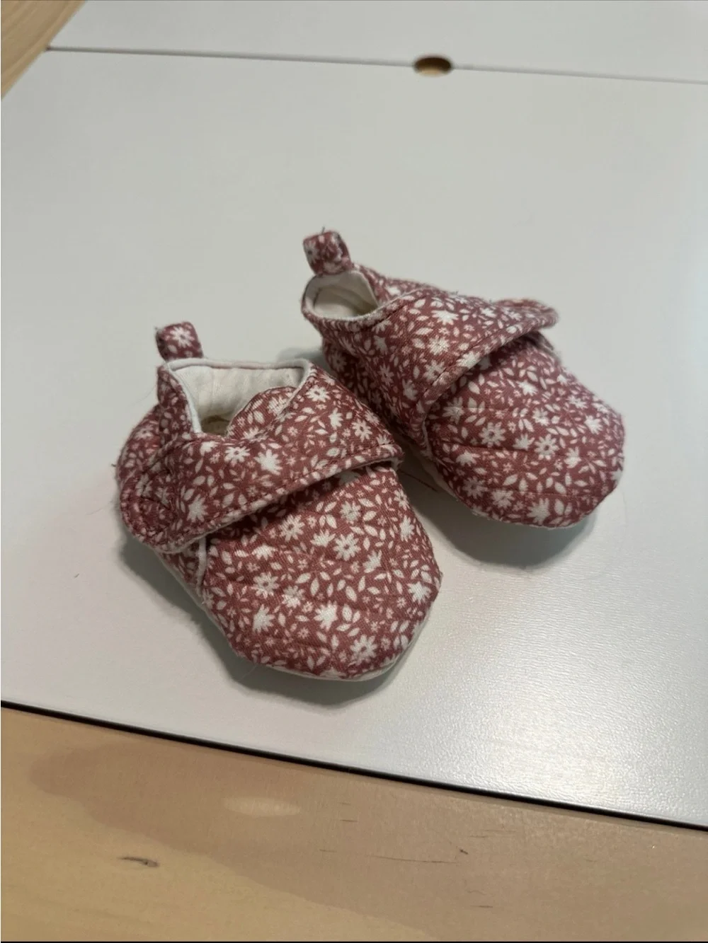 Carter’s Pink Floral Baby Crib Shoes 3-6m
